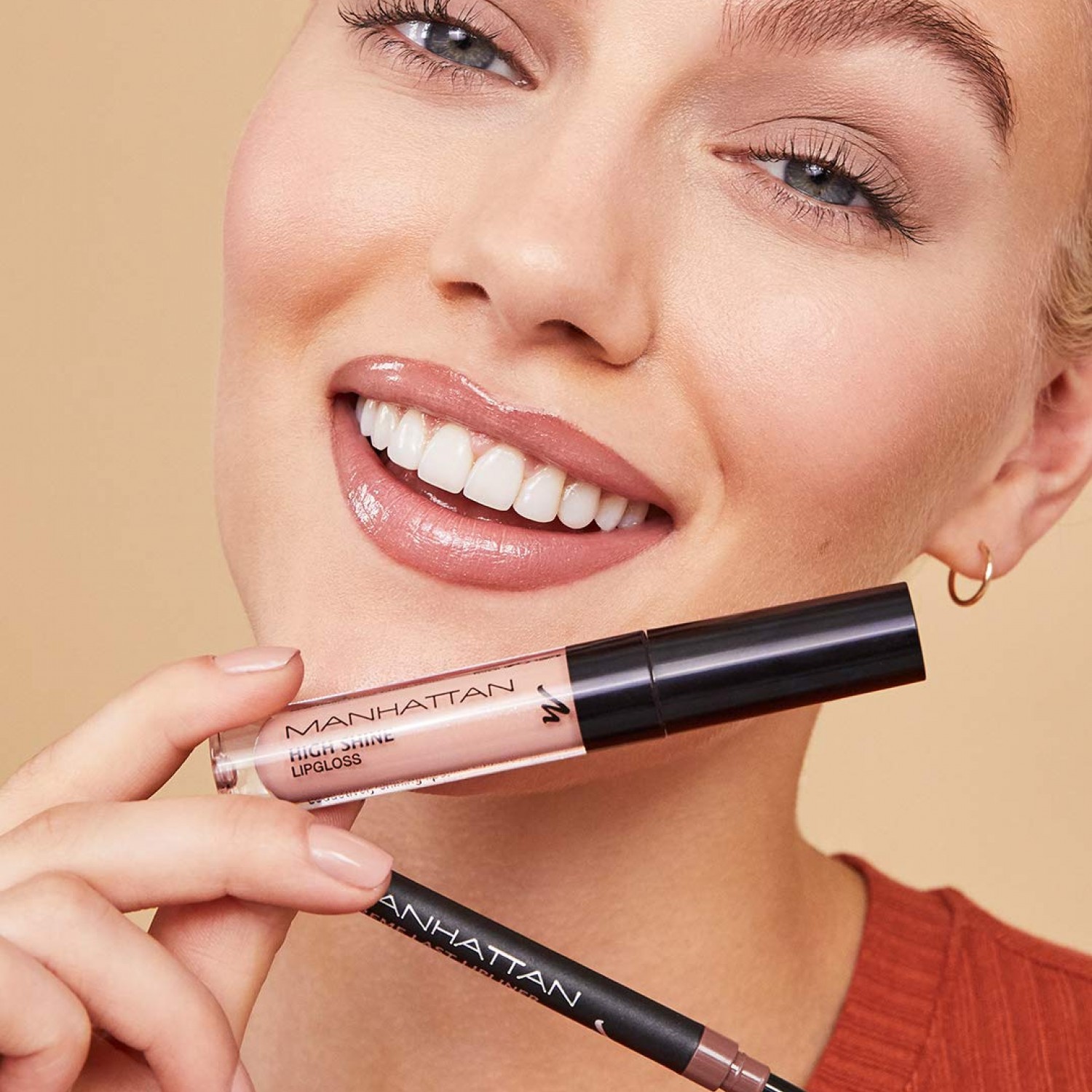 ΚΡΑΓΙΟΝ   Λαμπερό lip gloss Manhattan High Shine LipGloss για έντονο λαμπερό φινίρισμα στα χείλη στο χρώμα 240 