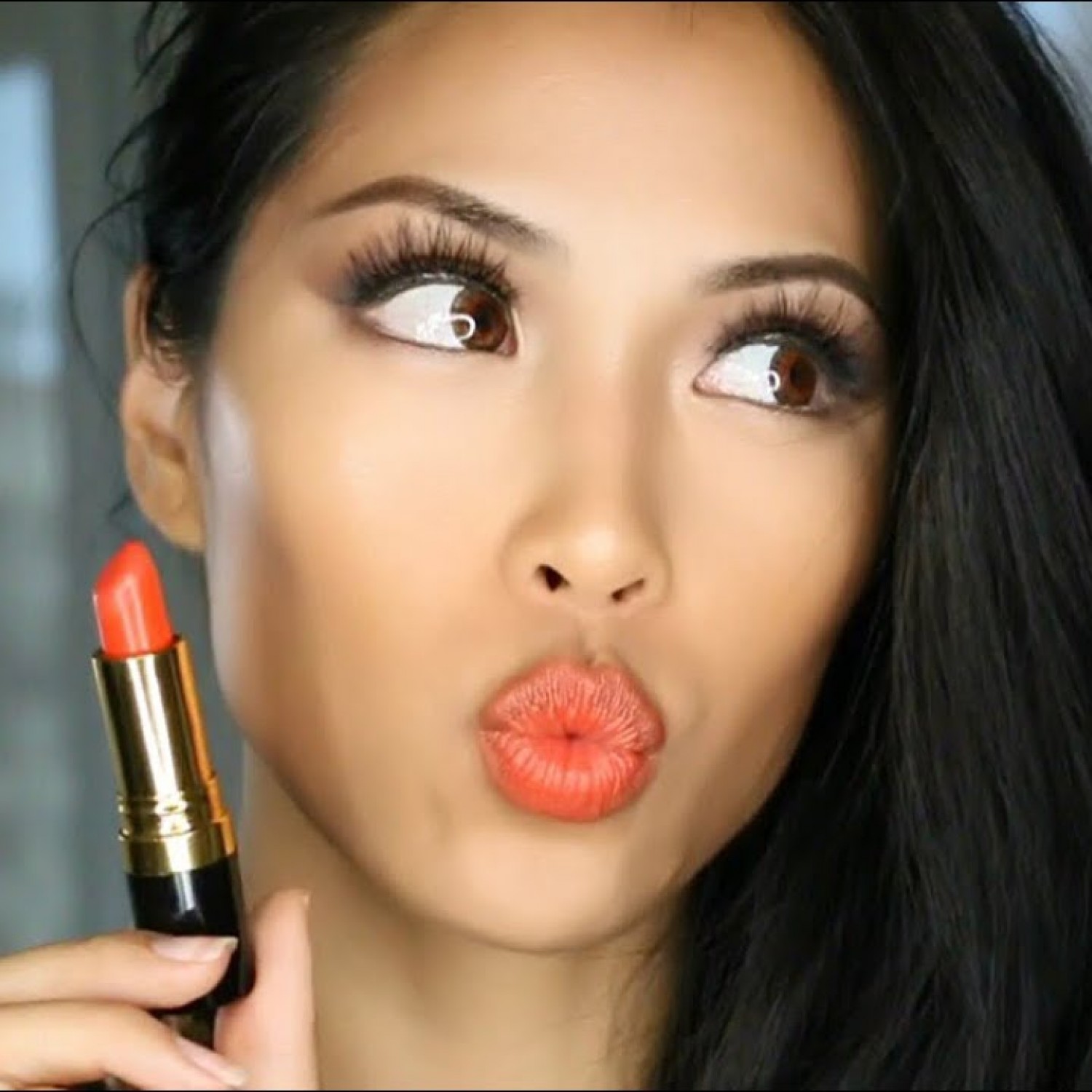 Revlon Super Lustrous Lipstick στην απόχρωση Creme 677  Siren 4.2g